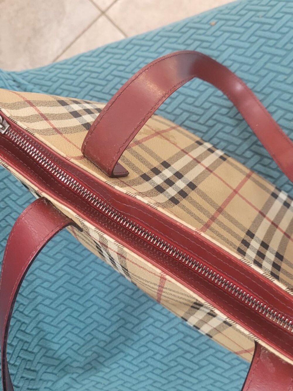 Burberry** Nova Check**Tote**with Red Leather Straps**No Cracking In The Canvas - Picture 13 of 17